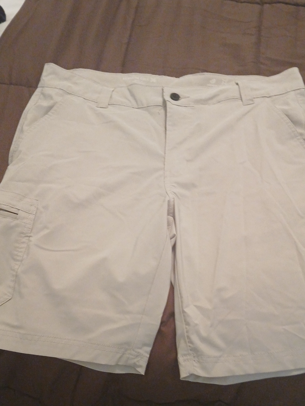 Kenneth Cole Men's Beige Cargo Shorts with Side Pocket